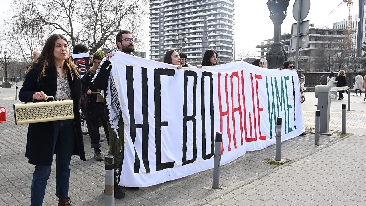 Активисти на антивоен протест спроти МНР порачаа „Не во наше име“