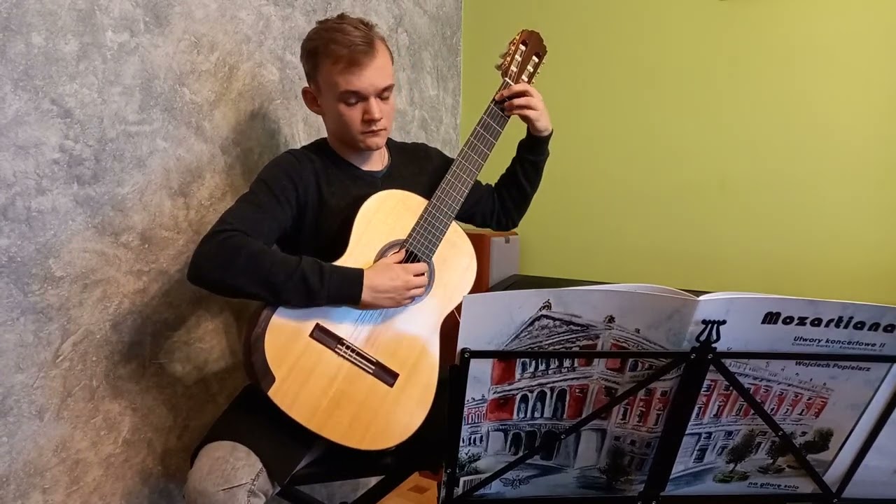kompozycja Wojciech Popielarz- "Mozartiana"  gra Jakub Chachura.