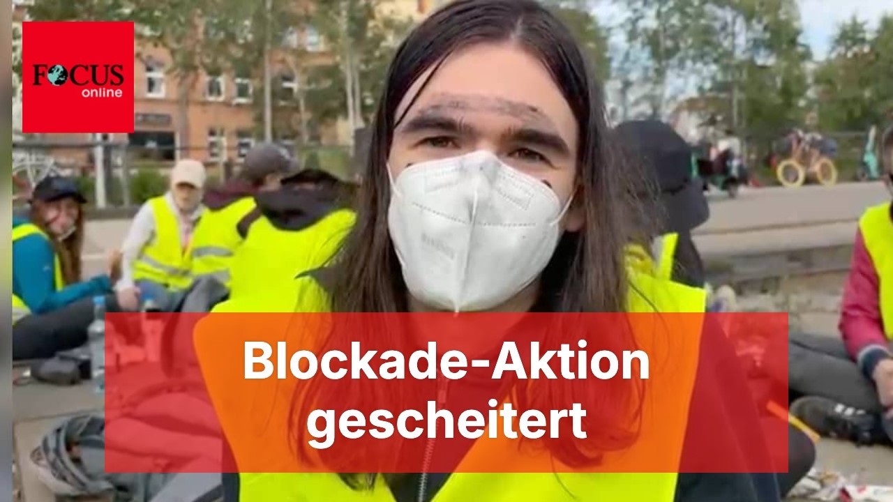Blockade missgl&uuml;ckt: Anti-AfD-Aktivisten nach Klebe-Aktion frustriert