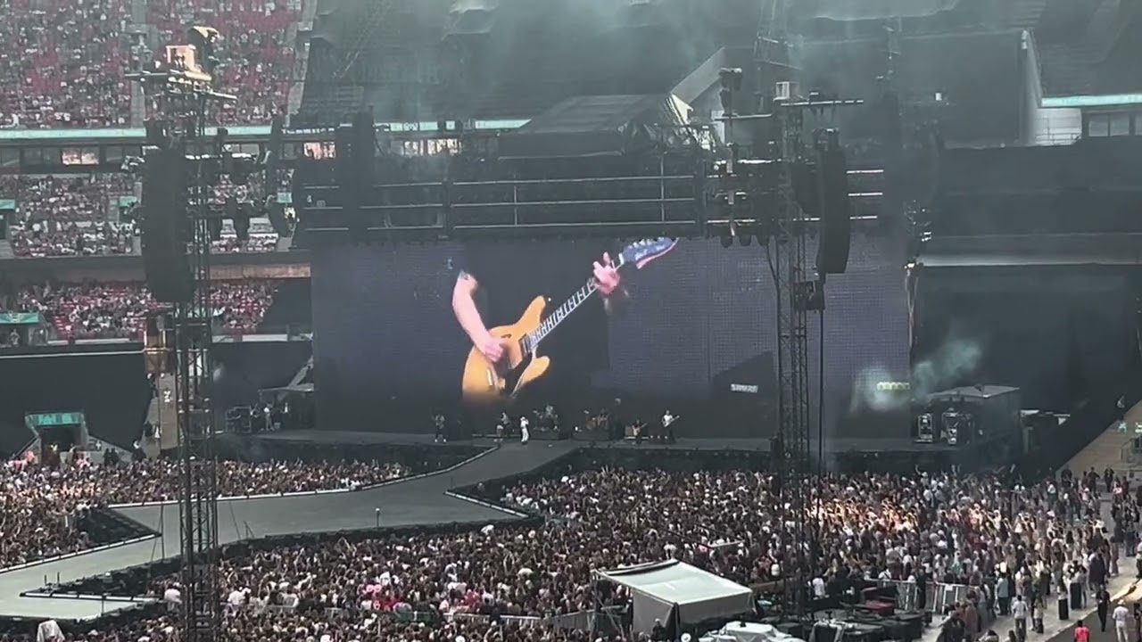 Paramore - Still Into You Live at London Wembley 17/08/2024