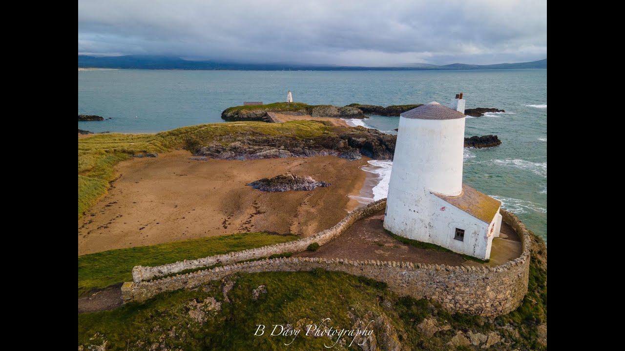 Newborough Beach & Ynys Llanddwyn Lighthouses - Anglesey, North Wales (4k UHD aerial)