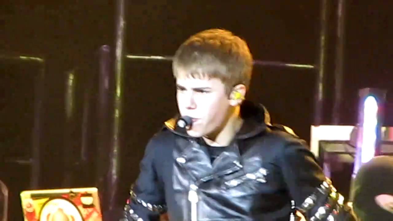 Never Say Never- Justin Bieber ft Jaden Smith- London 17/03/11