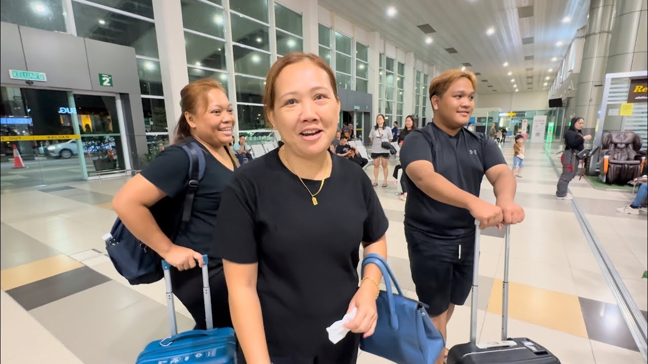 DAPAT BERITA KURANG BAIK,RUMAH DI JOHOR KENA BANJIR // KEMAS BARANG TERUS PERGI AIRPORT //