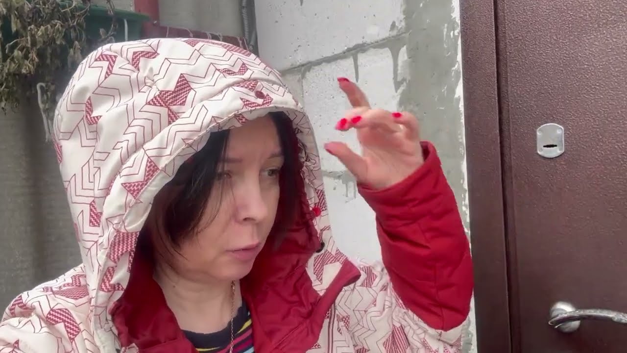 Харьков 🌎Низко летит над домами а нам ехать.Банный день,скупала хвостиков.