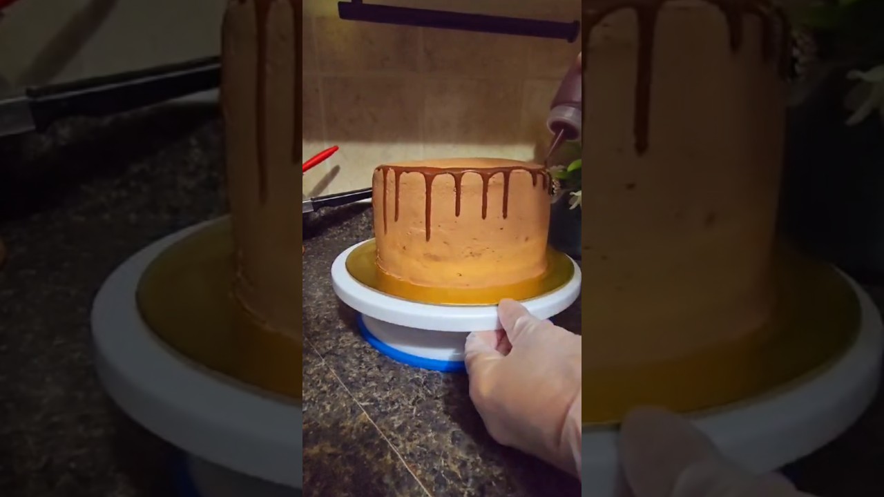 How to make Easy Chocolate Cake Drips! #simple #yummy #shortsfeed #easy #chocolate #shortvideo