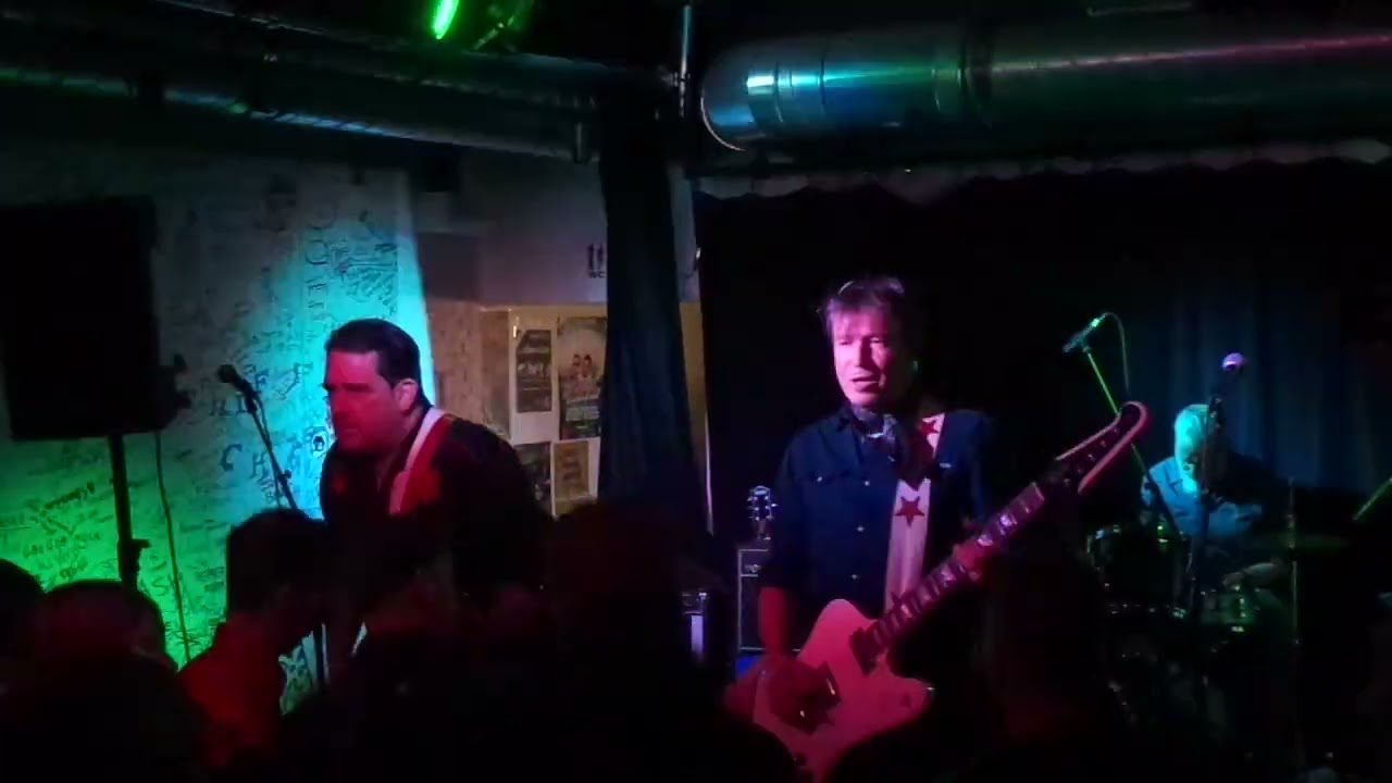 Thee Andrews Surfers - Intoxica (live @ Djingel djangel)