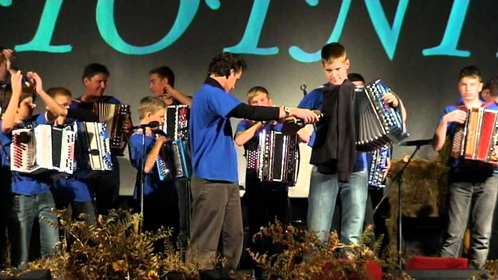 Harmonikarski orkester Pustotnik (v živo)