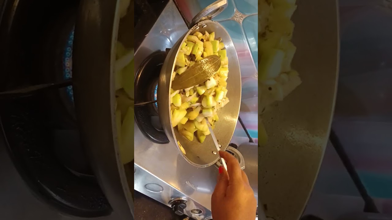 Thoda dekh dijiye dost log Kaisa sabji banaa hai aur bataiye live comment kijiye aur dost baniye ba