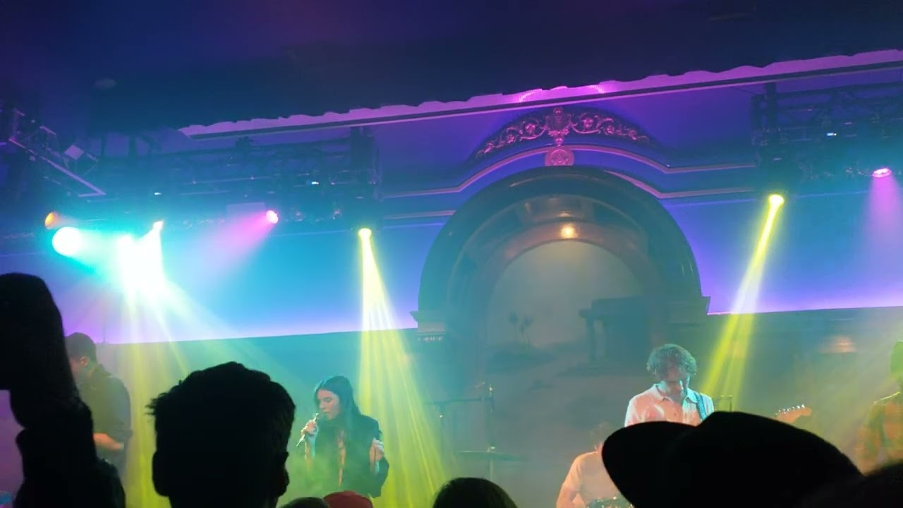 Hazel English - Never Going Home (Live @ LA 2024-05-05)