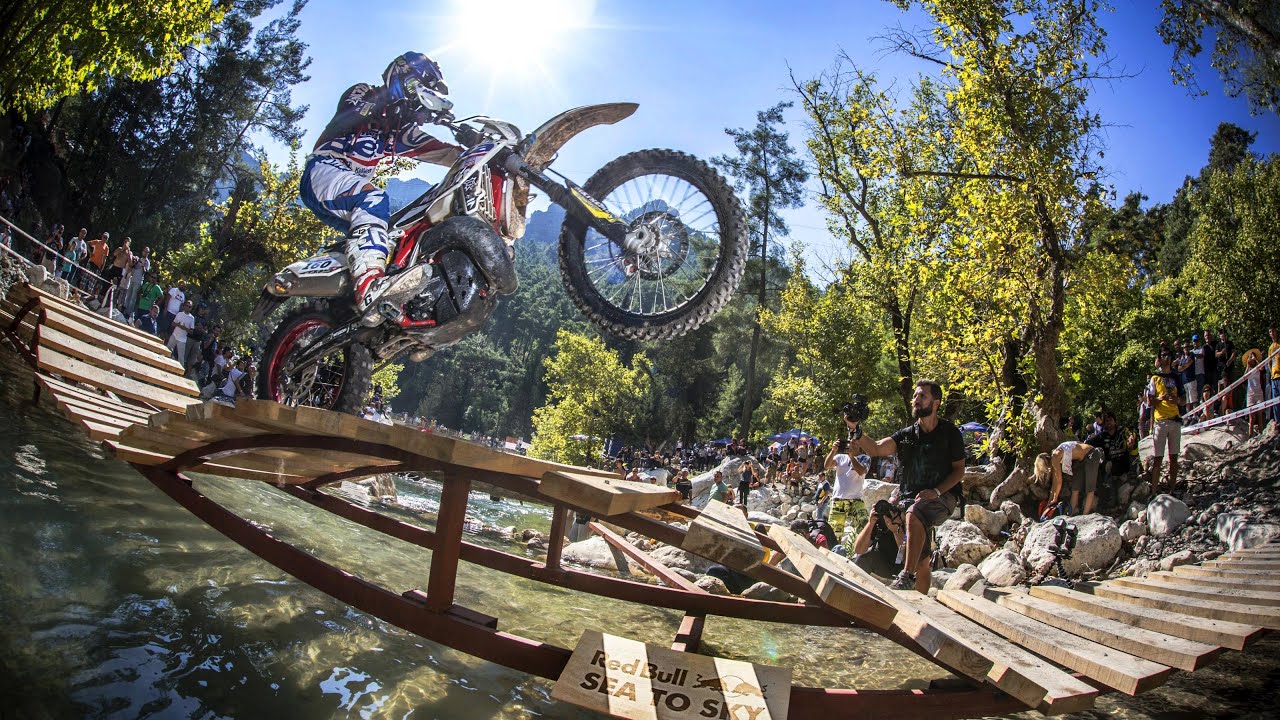 Enduro Racing in the Forest - Day 2 Recap - Red Bull Sea to Sky