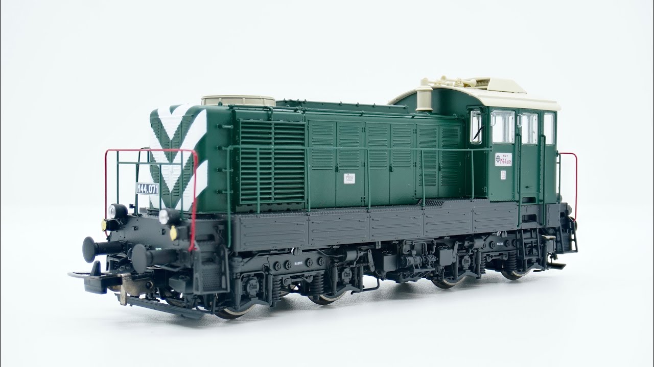 Modellbemutató: PIKO MÁV M44 071 