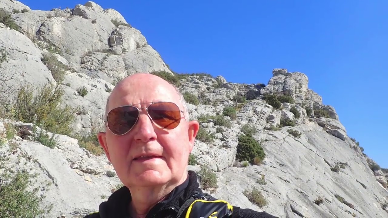 Randonnée dans les Alpilles -Crêtes des Caisses de JeanJean et du Castellas.