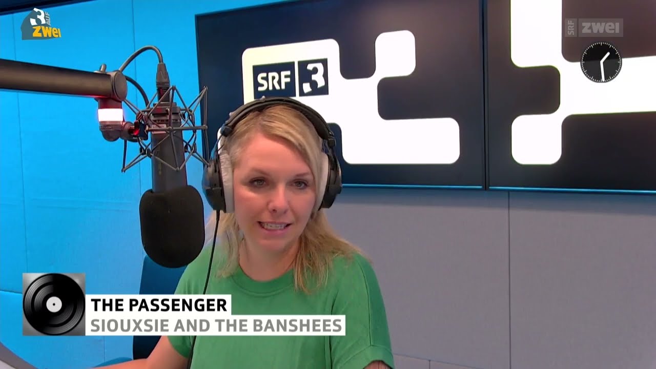 Radio SRF 3, Panne, Nachrichten übertönen Moderation, Kopfhörer fällt zu Boden, 21 06 2023