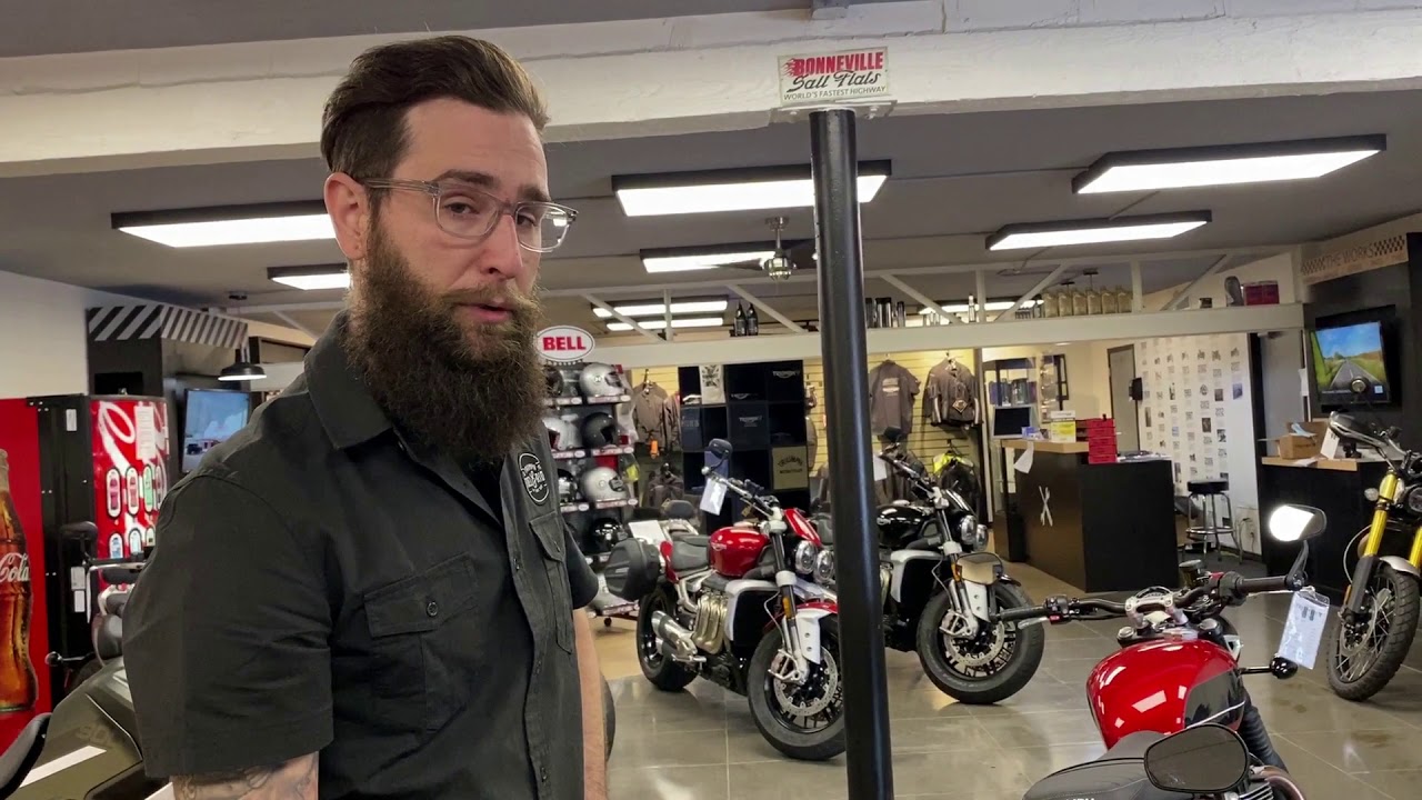 Phoenix Triumph 2019 Speed Twin Custom vs. 2020 Speed Twin stock (exhaust comparison)