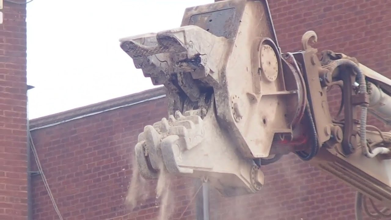 Castlegate center demolition at the Glass dome section