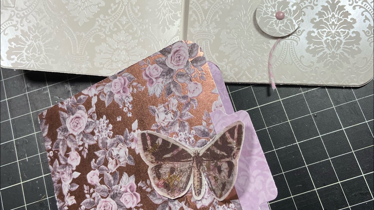 Using Scraps to Create a mini Folio