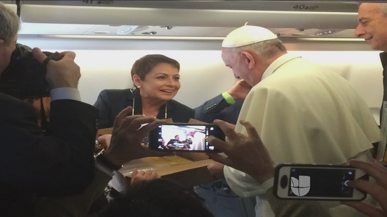 ¿Cómo María Antonieta pudo dar unas empanadas al papa Francisco?