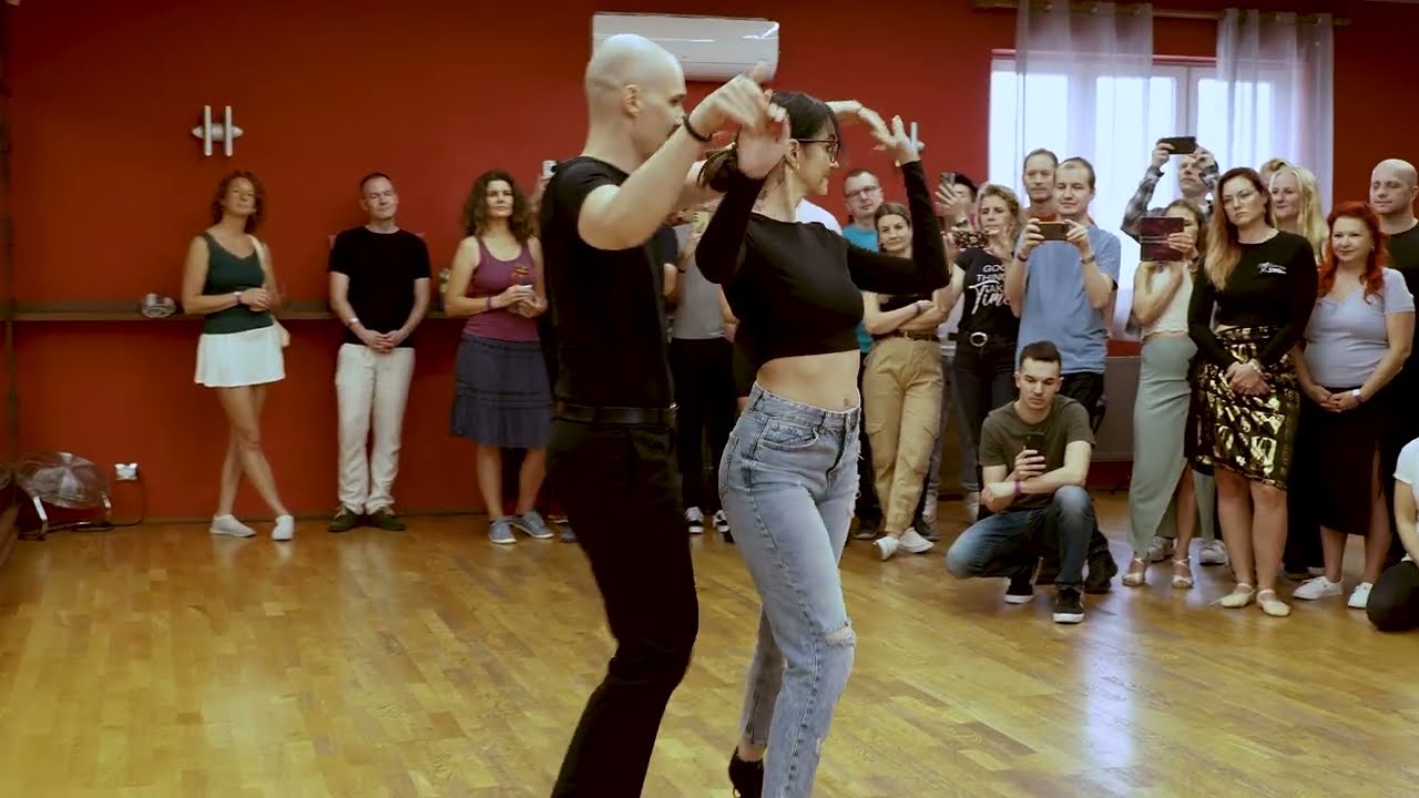Viky & Daša - Bachata mini festival ve Stolárně