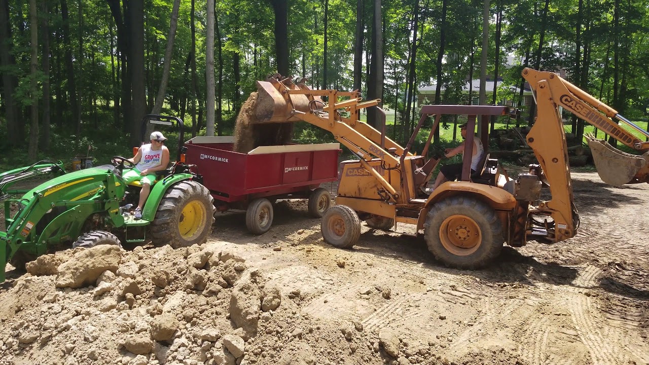 Hauling 100 Yards of Dirt! : A Team Effort - Case 580K, JD 4105, JD4052R, International Barge Wagon