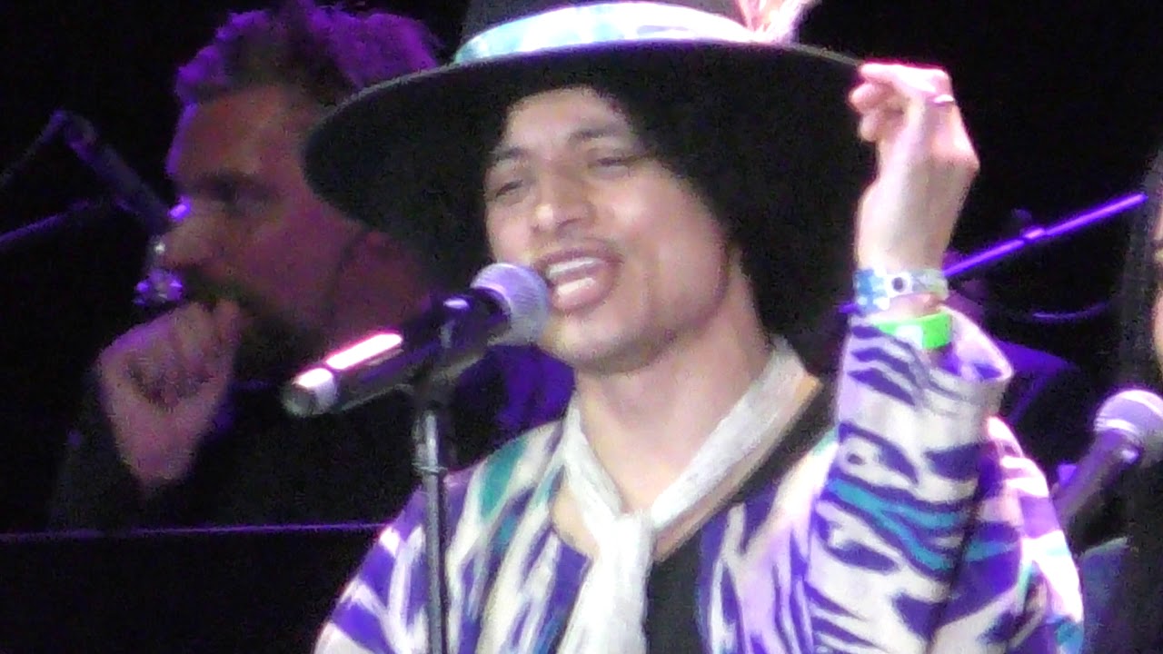 Jose James 