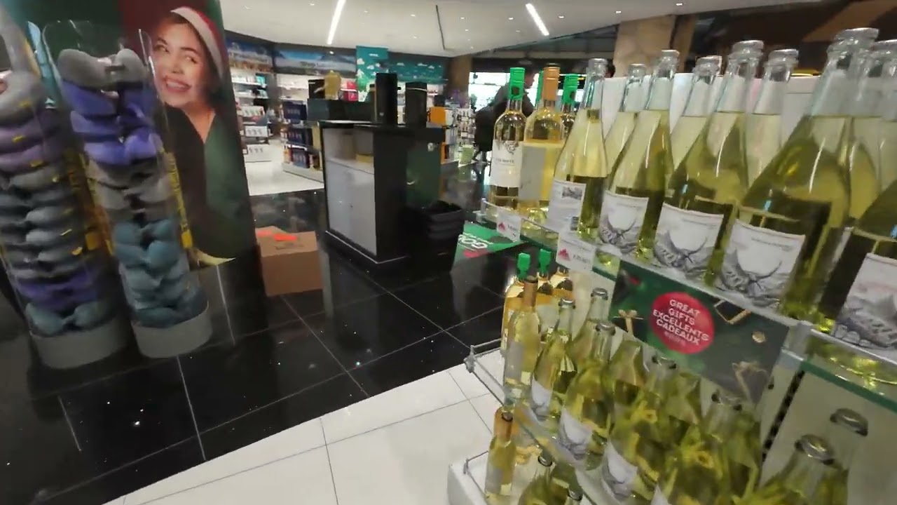 Vancouver Airport - Duty Free - Walking Tour