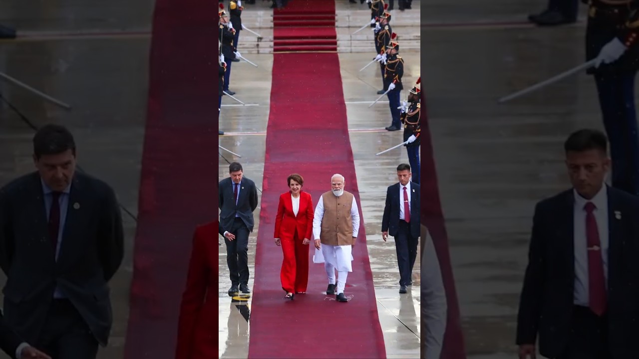 PM Modi emplanes for Delhi from Paris, France | #shorts
