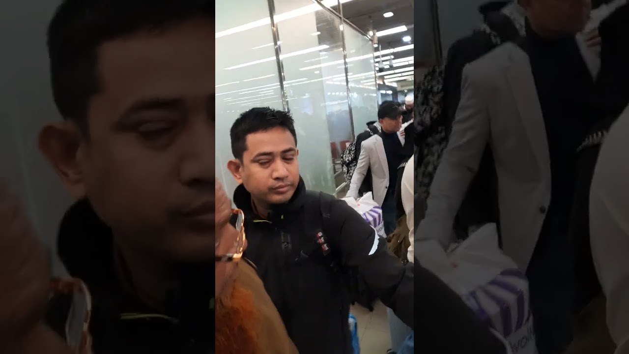 ঢাকা আন্তর্জাতিক বিমানবন্দরে প্রবাসীদের দুর্ভোগ 