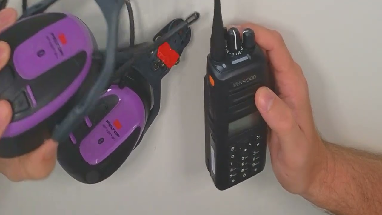 Freihändig funken mit VOX: So verbindest du das 3M Peltor WS Alert XPI+3M mit dem Kenwood NX-3000
