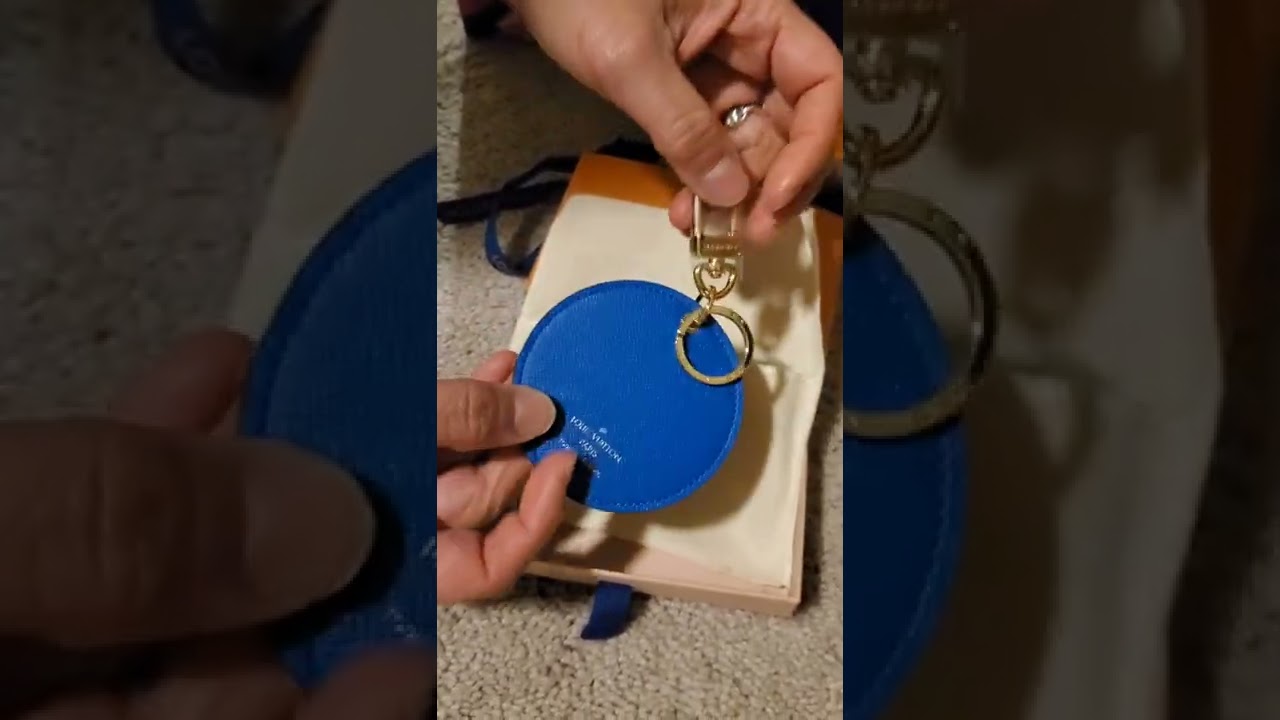 Louis Vuitton unboxing. Limited Edition LV bag charm !