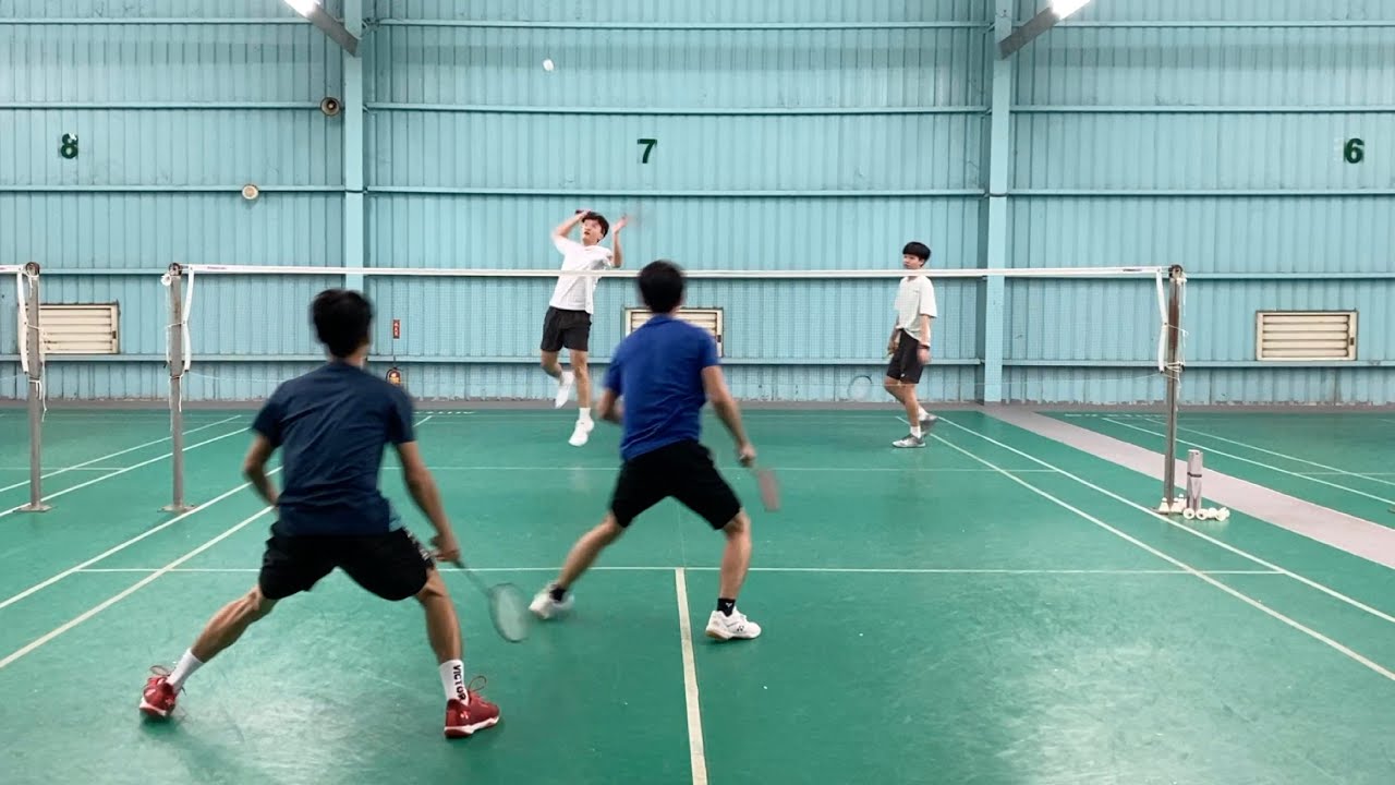 校隊 VS 笑隊