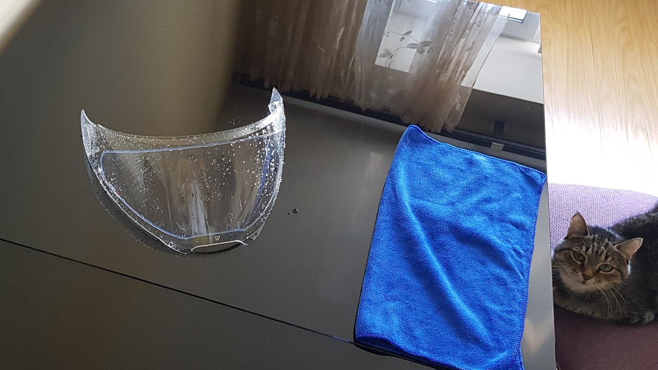Чем и как мыть визор? Нужно супер дорогое средство?Ага)))