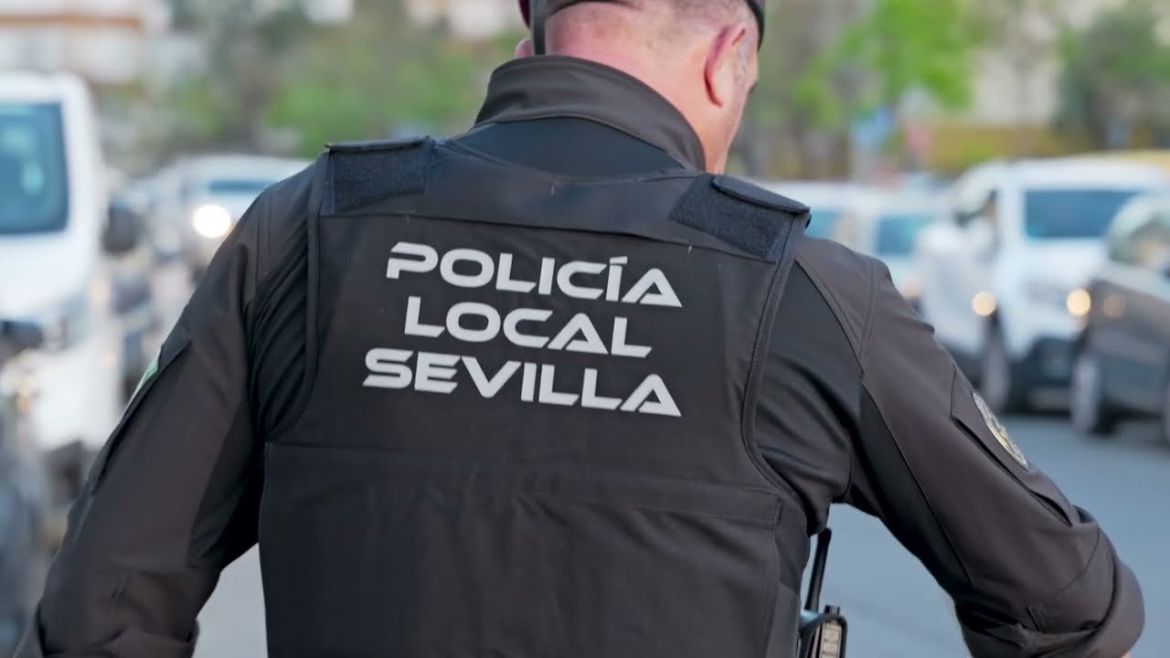 El GAR, Grupo de Apoyo y Reacción de la Policía Local de Sevilla, en su primer día de trabajo