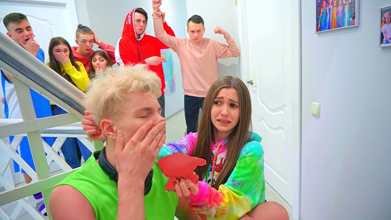 Kluci chtějí získat srdce Diany Barbie 💜 TEENSKÁ LÁSKA VE ŠKOLE | Diana a přátelé