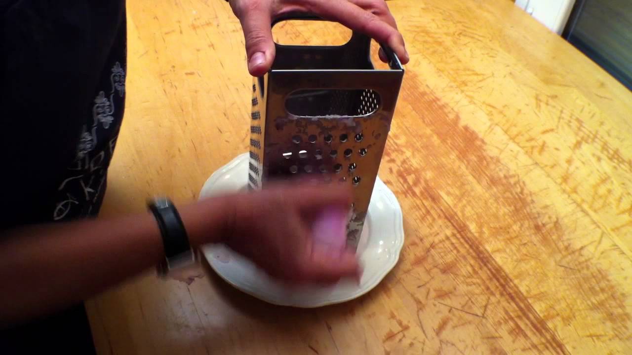GreekFoodTv☼Grating an Onion the Greek Way, with Diane Kochilas