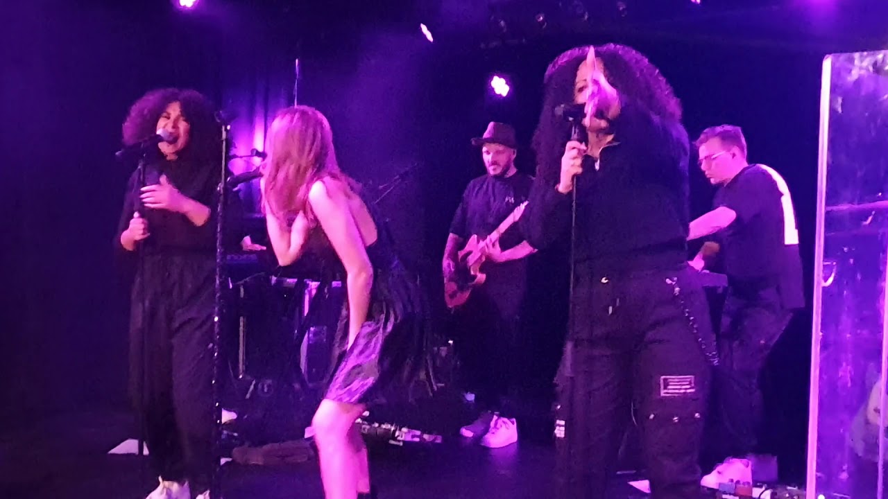 Laura Tesoro showcase in Antwerpen 20-11-2019