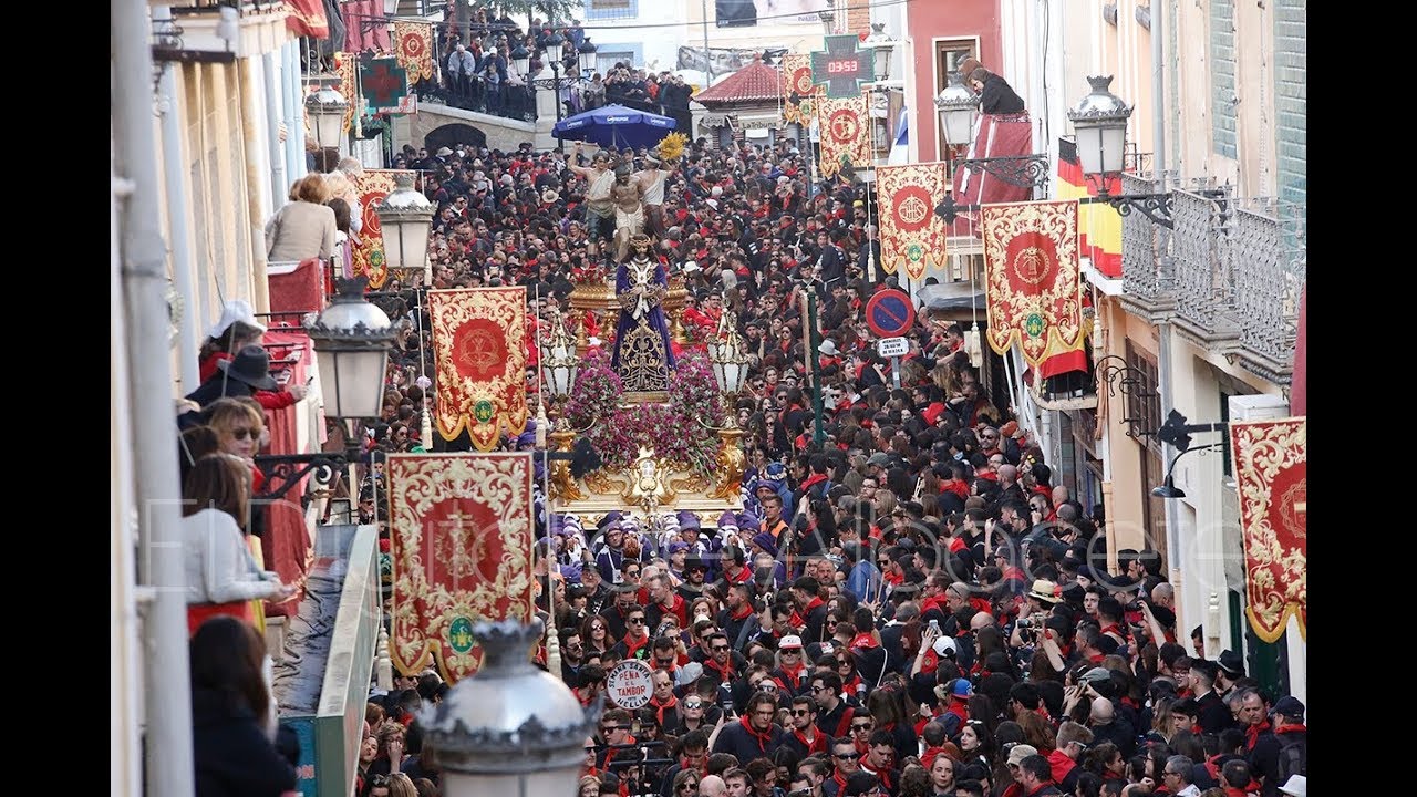 Hellín vuelve a maravillar con su impresionante Tamborada y Procesión de Miércoles Santo