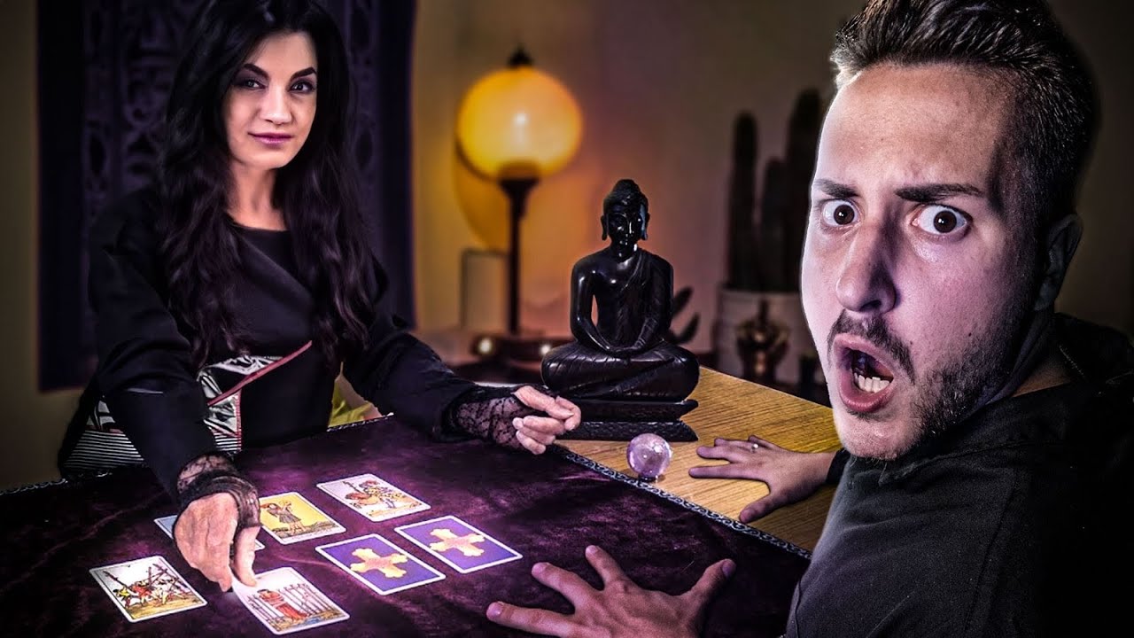 Ich lasse mir TAROT KARTEN legen, und DAS ist passiert! 😱