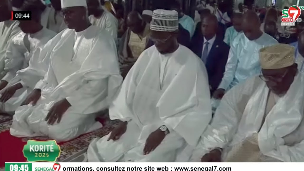 Korité 2025: Revivez la prière du Président Bassirou Diomaye Faye à la grande mosquée de Dakar