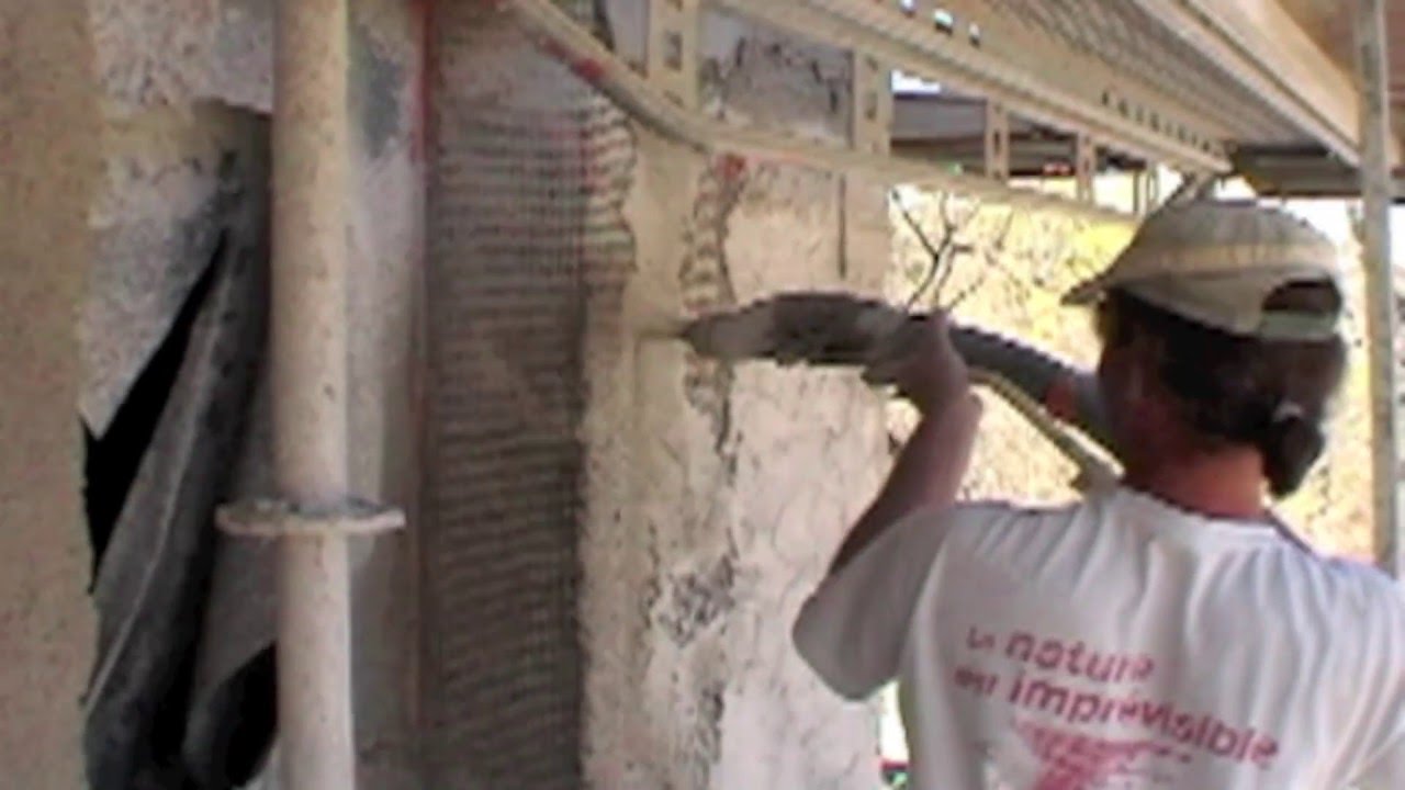 béton de chanvre Projeté pour une maison BBC présenté par DB-CHANVRE