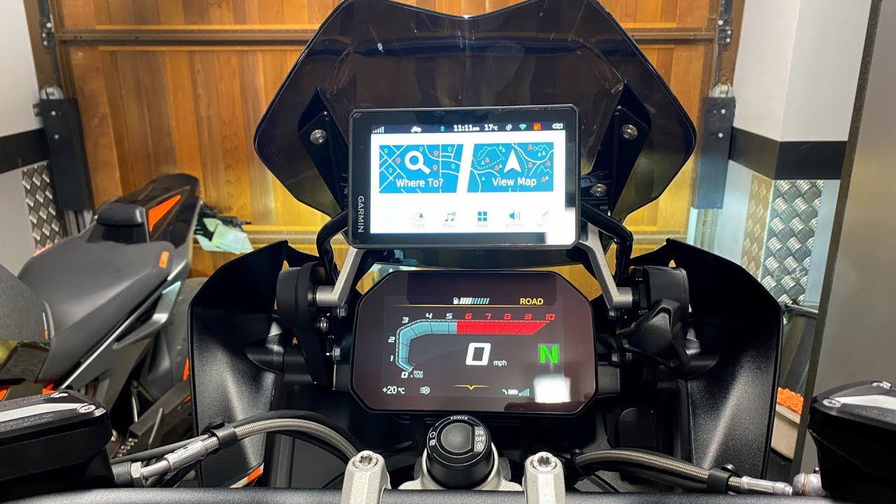 BMW R1250GS removal of OEM Sat Nav cradle/power supply ,install of Garmin Zumo XT mount/power supply