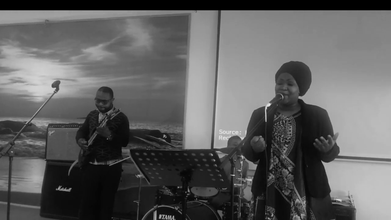 EESM : NI yesu ata milele