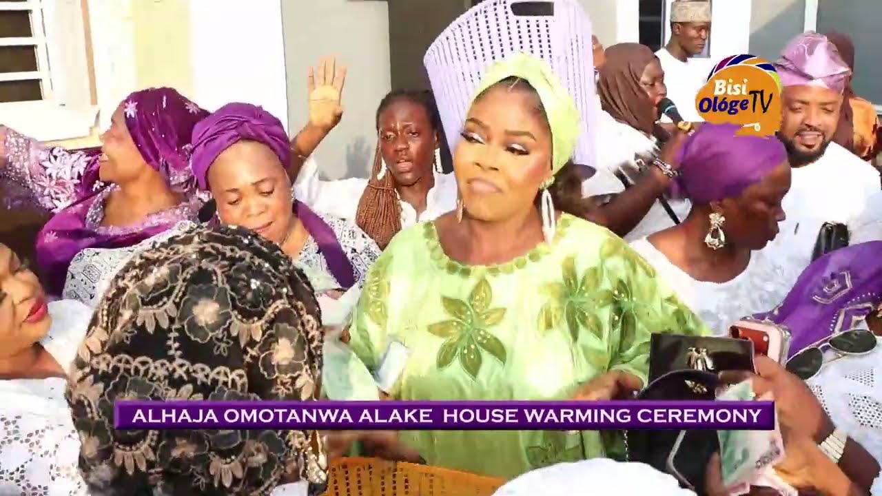 WATCH HOW FAMILY AND LOVED ONES TURNED UP AT ALHAJA ALAKE OLORUN NI FABRICS' HOUSE WARMING CEREMONY