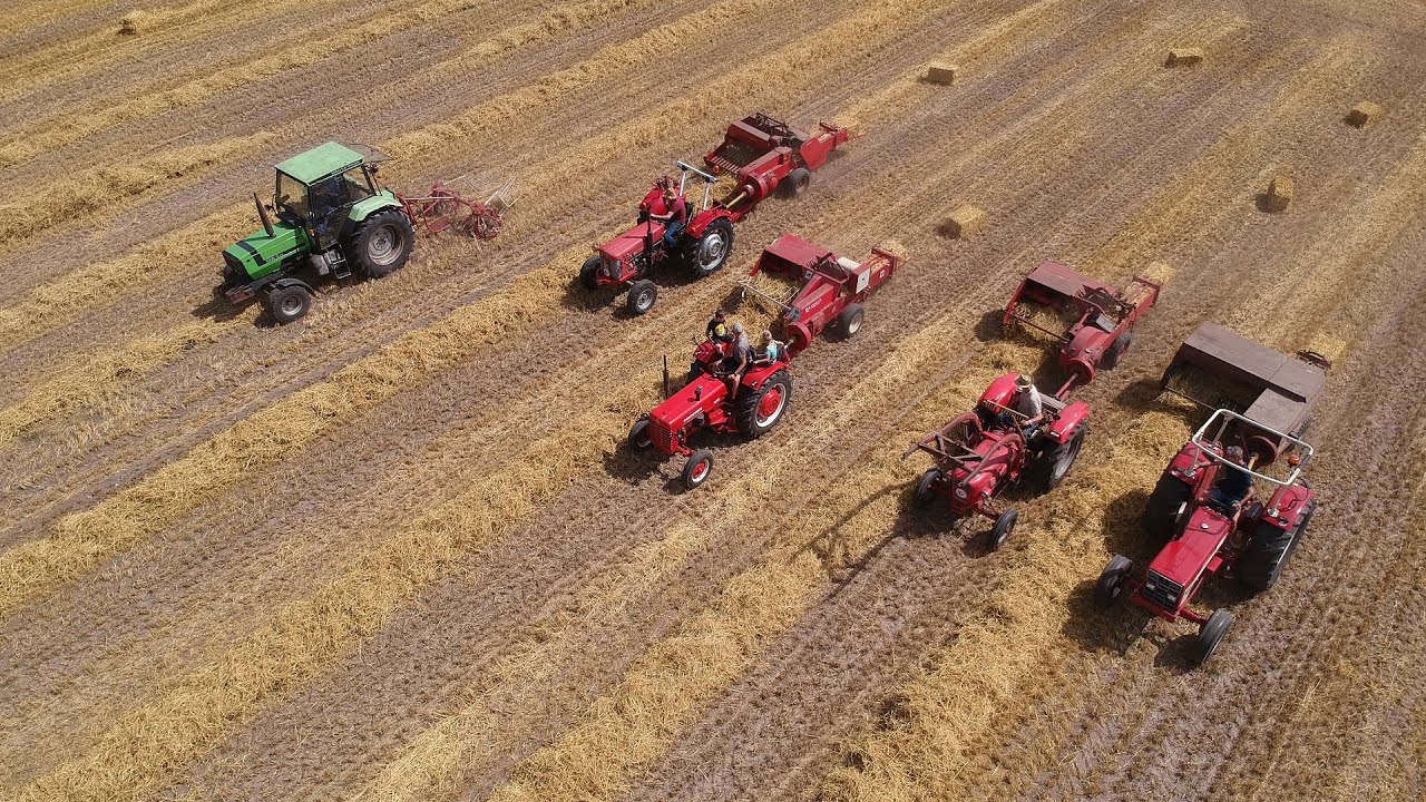 Pressing straw bales