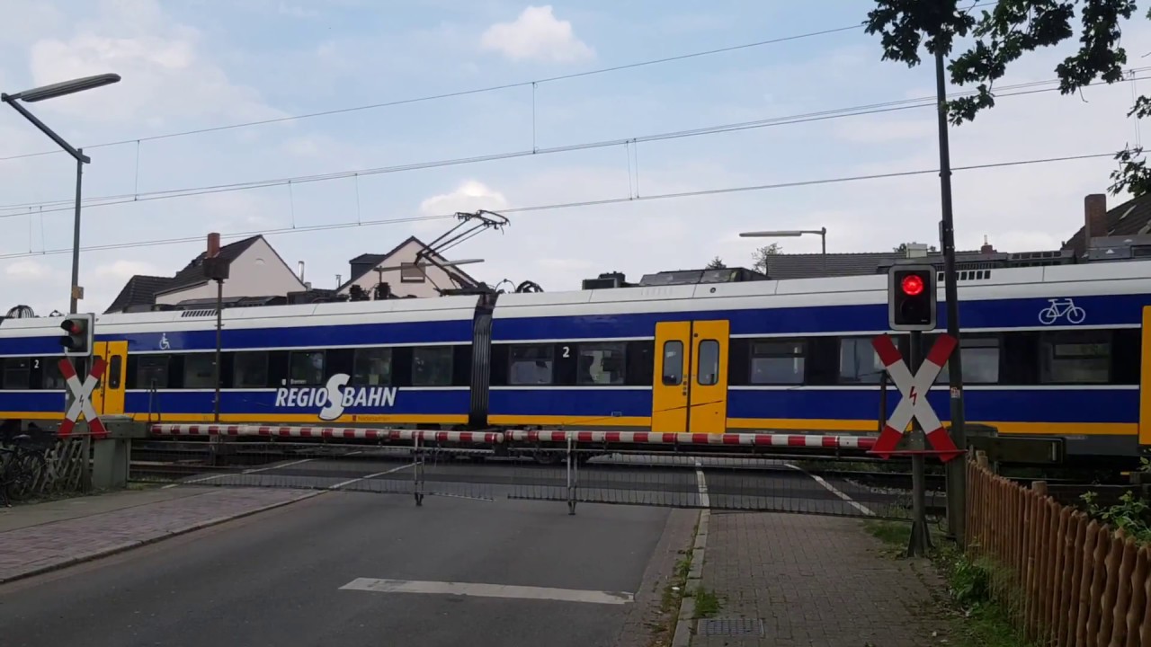 Bahnübergang Bremen-Hemelingen, Marschstraße // Railroad Crossing // Spoorwegovergang