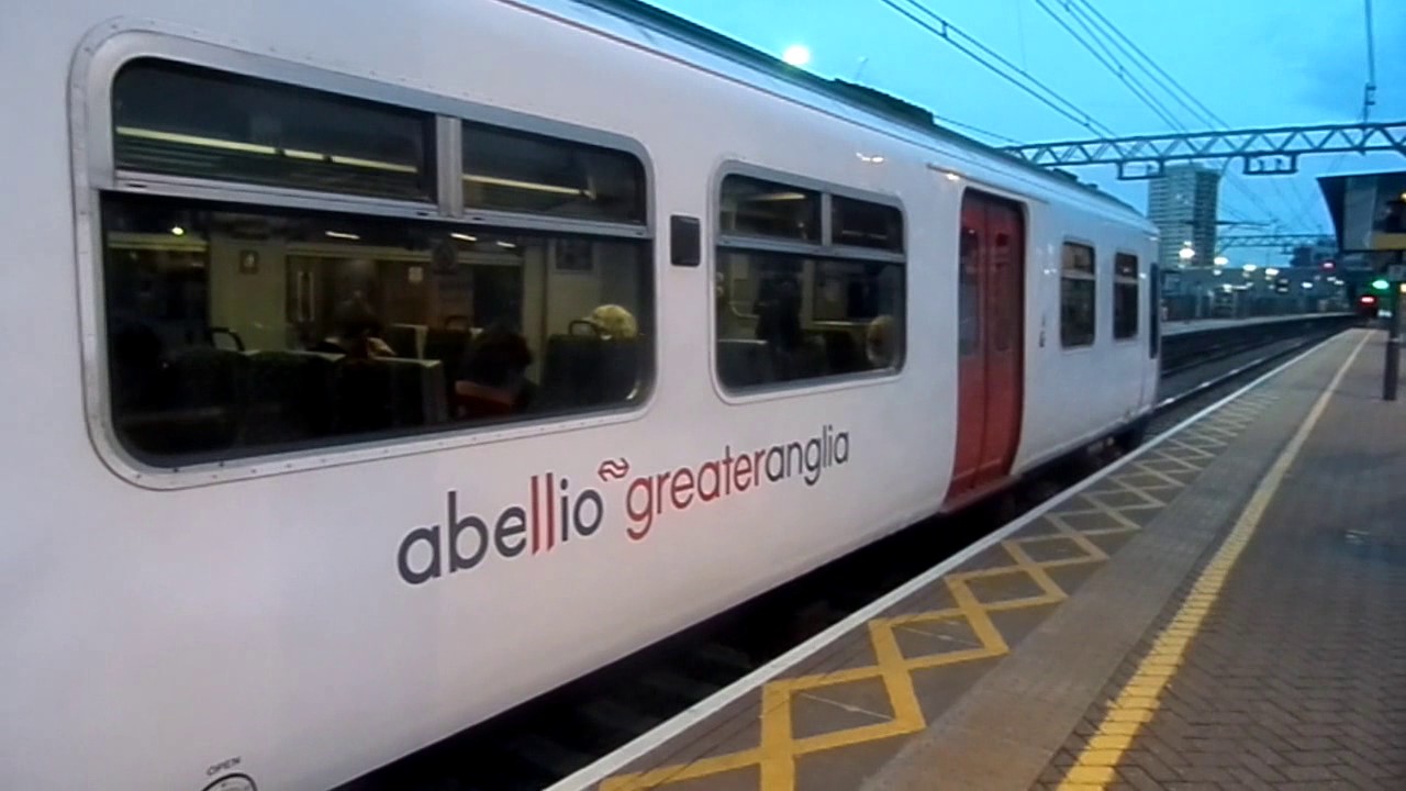 Trains at Stratford 19/11/16