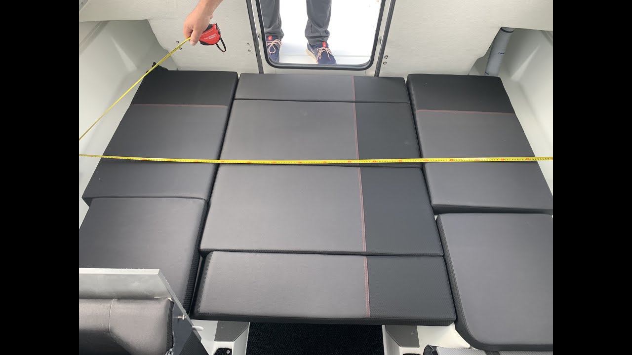 Алюминиевый катер Yamarin Cross 60 C спальное место