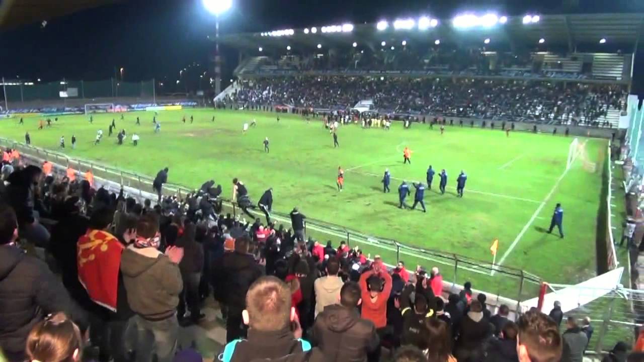 Inside tribune: Cannes - Montpellier (11/02/2014)