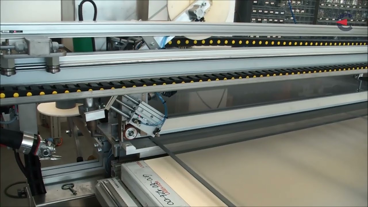 SM-500-ZA | Automatic cutting and welding machine for retractabe insect screens