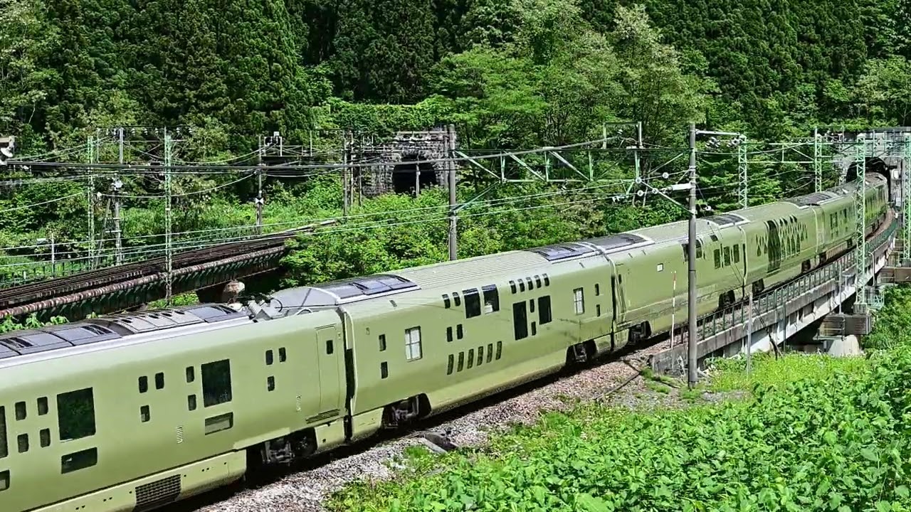 E001系 TRAIN SUITE四季島 土合～土樽通過