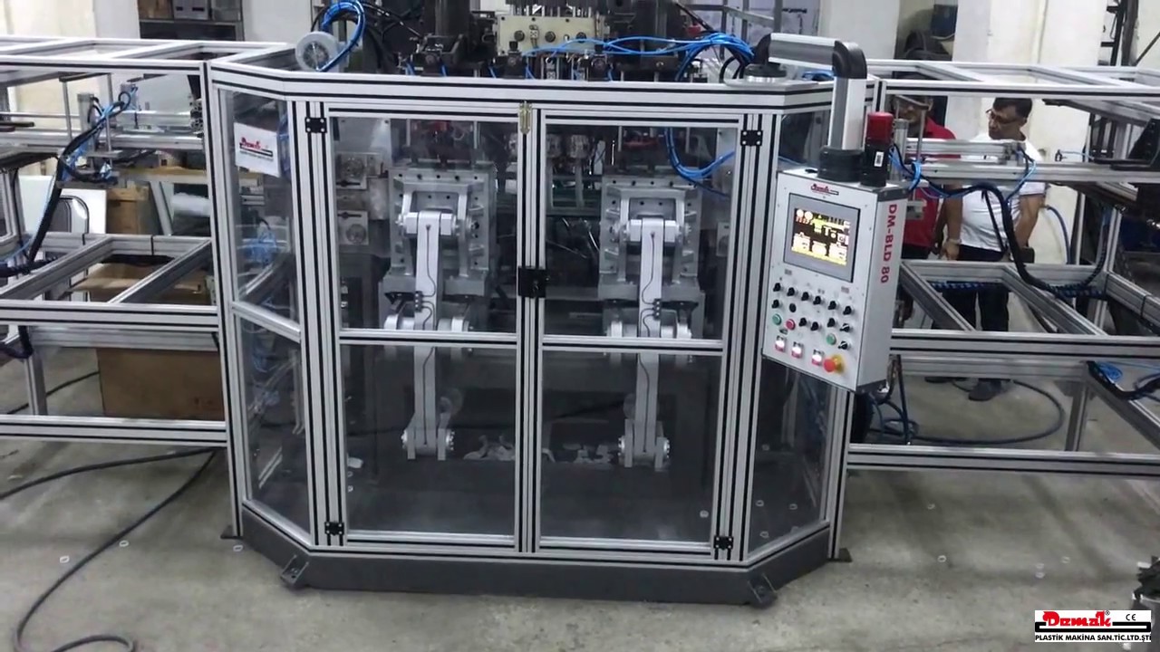 Demak 3 cavity Double Station Blow Moulding Machine With Automatic Taking-Out System